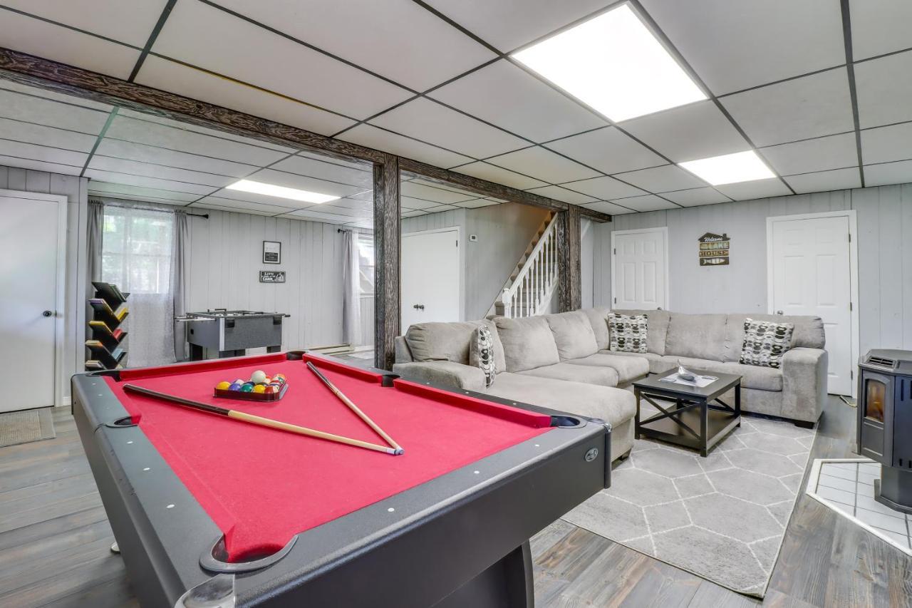 Lakefront Poconos Vacation Rental With Swim Dock! Long Pond Luaran gambar