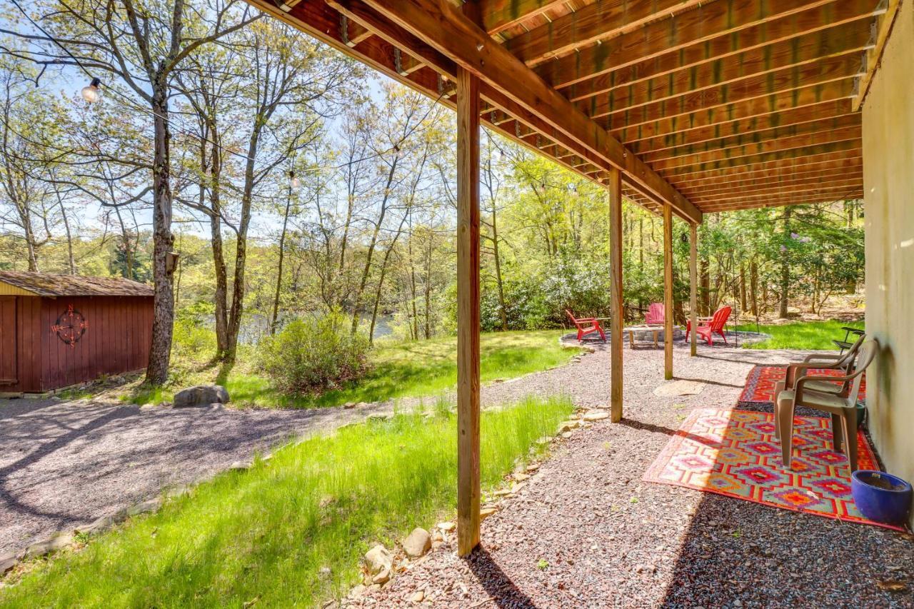 Lakefront Poconos Vacation Rental With Swim Dock! Long Pond Luaran gambar