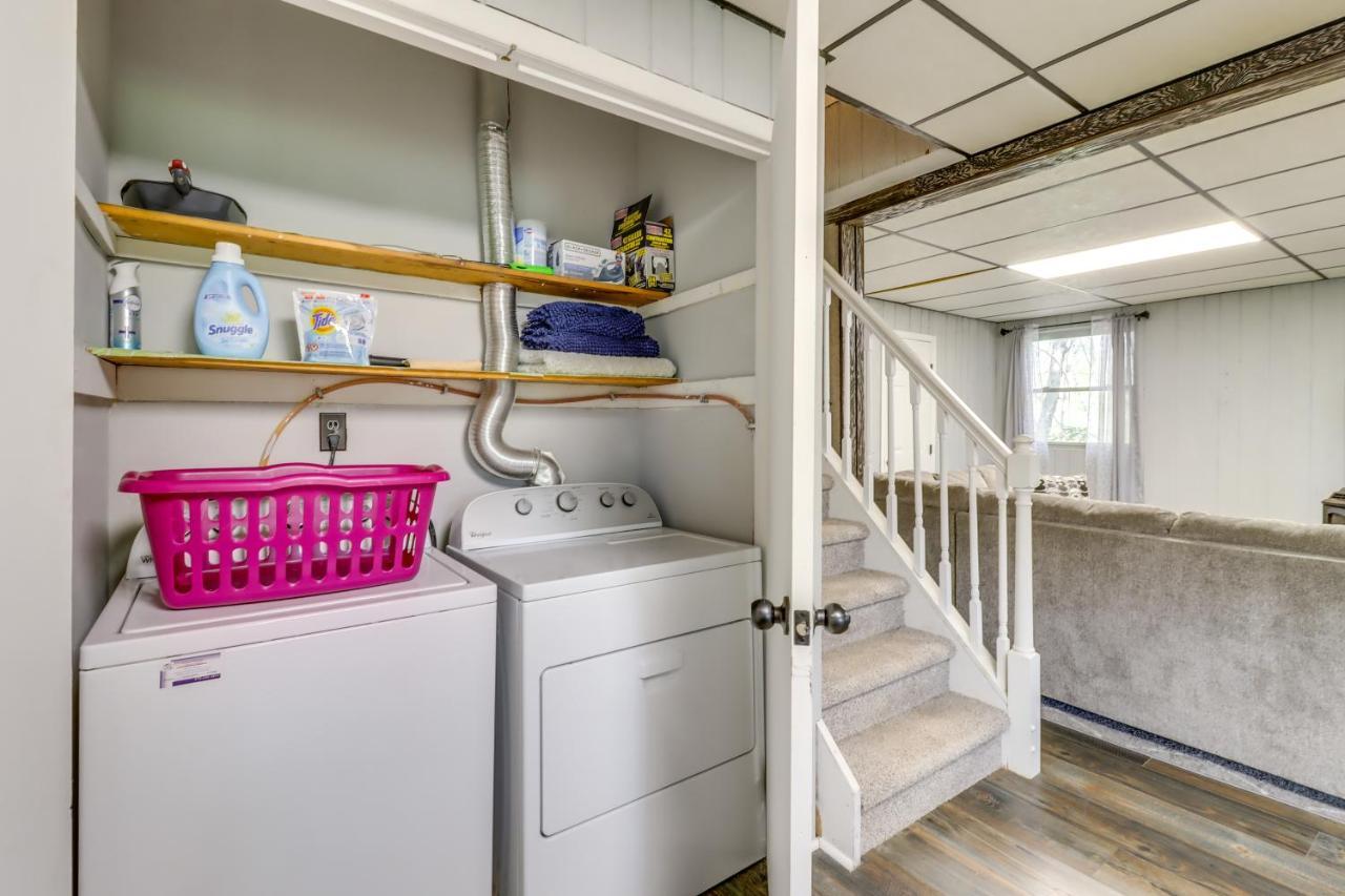 Lakefront Poconos Vacation Rental With Swim Dock! Long Pond Luaran gambar